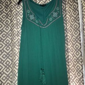 Super cute dress! Never worn!